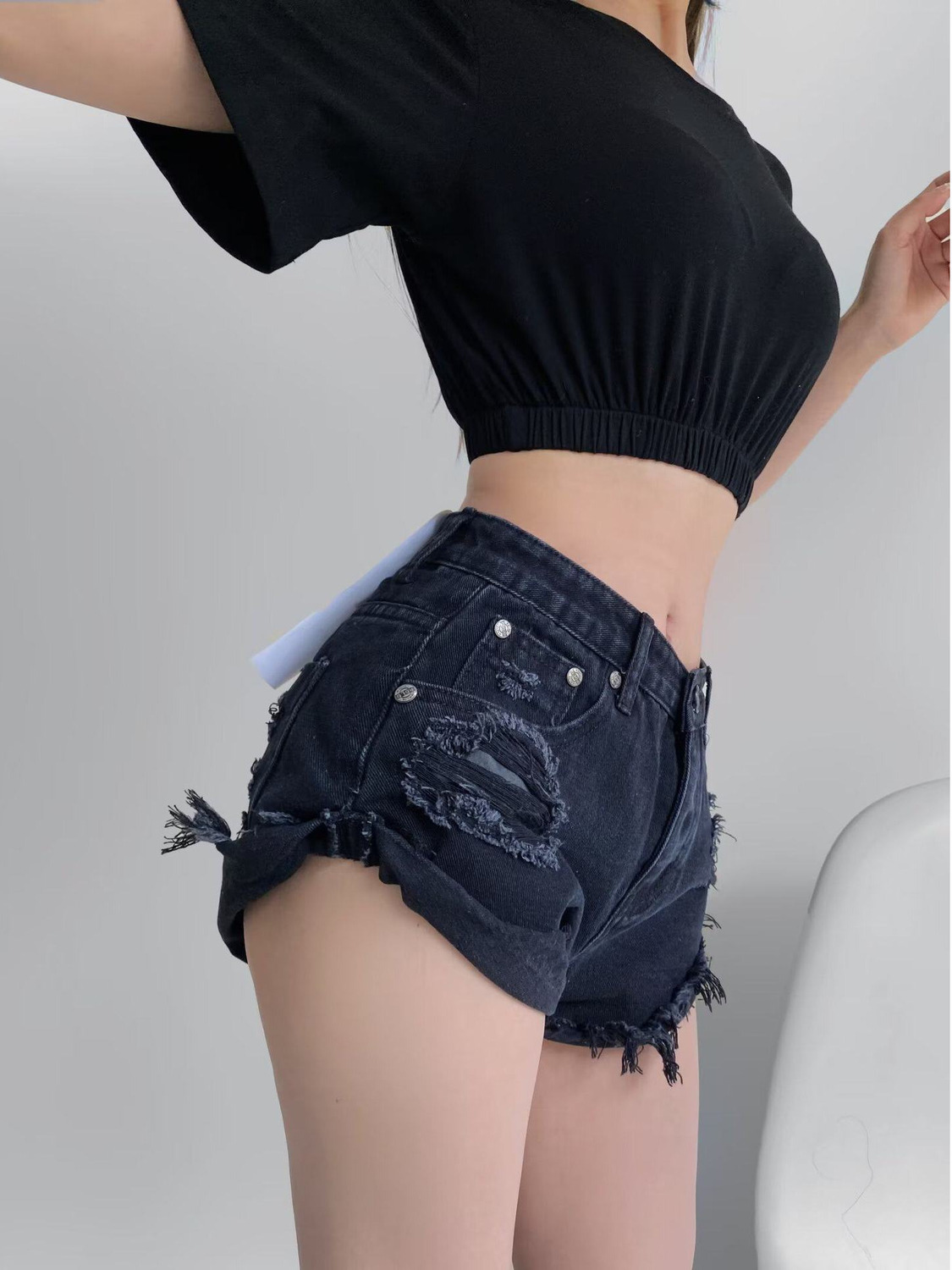 Shorts Denim Frayed - Женские джинсовые шорты с низкой посадкой,